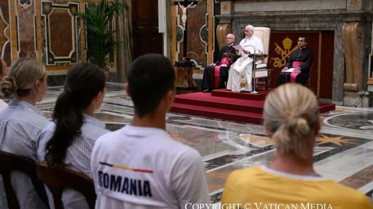 Întâlnirea istorică a lui David Popovici cu Papa Leon al XIV-lea: Un mesaj ce transcende sportul