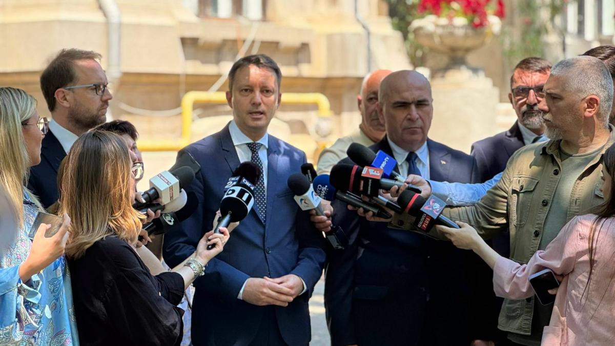 Analiza deciziilor politice recente: Trecutul și viitorul Guvernului Bolojan în contextul crizei politice românești