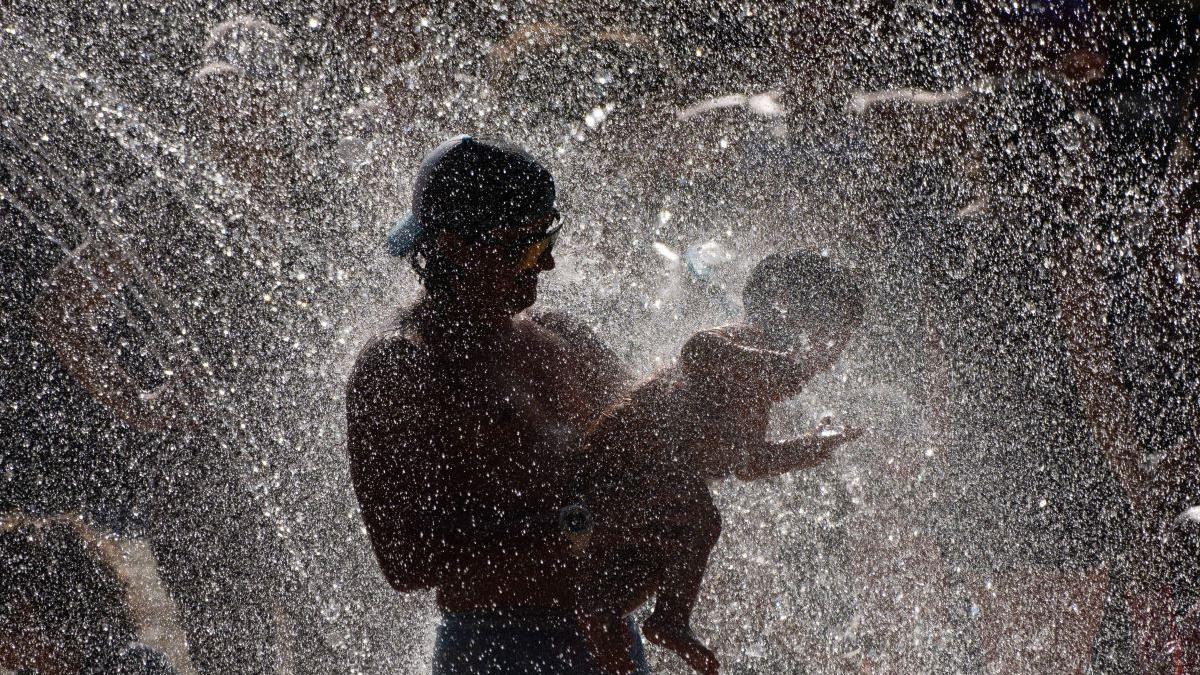 Impactul caniculei asupra comportamentului uman: Cum ne afectează temperaturile extreme starea mentală și emoțională