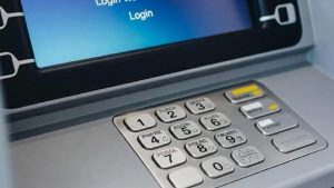 Schimbare Revoluționară în Sistemul Bancar Românesc: Retragerea Sumei Exacte de la Bancomate