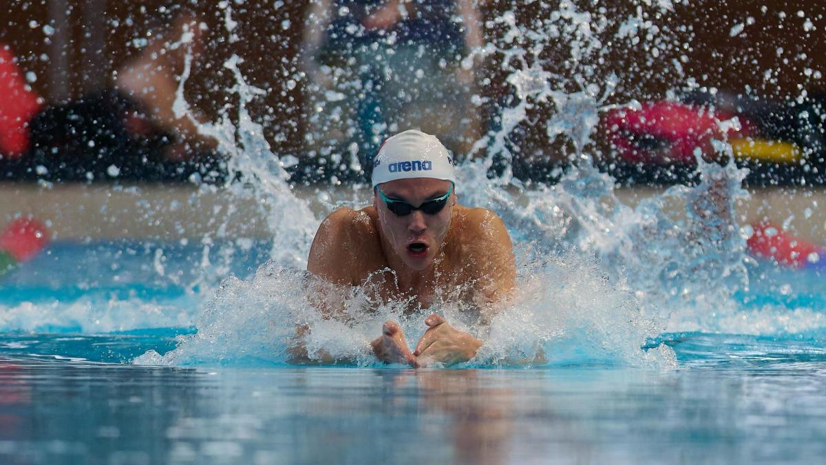 David Popovici și Performanța sa Remarcabilă la Trofeul Settecolli: O Analiză a Sportului de Performanță în România