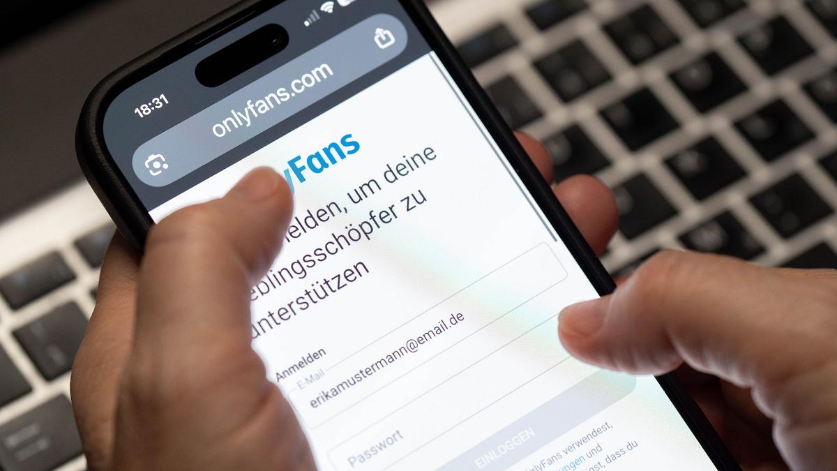 Impactul OnlyFans asupra relațiilor interumane: O analiză profundă