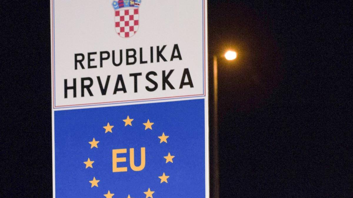 Amenda uriașă pentru un italian cu mașină înmatriculată în România: O lecție despre reguli și responsabilitate la graniță