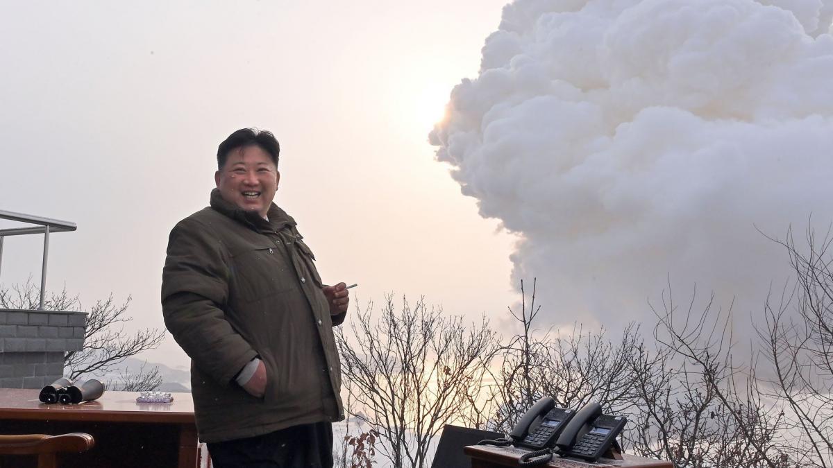 Kim Jong Un și Intensificarea Militarizării Coreei de Nord: O Analiză Detaliată