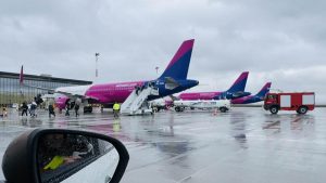 Anulările de zboruri Wizz Air din România: Cauze, Impact și Perspective