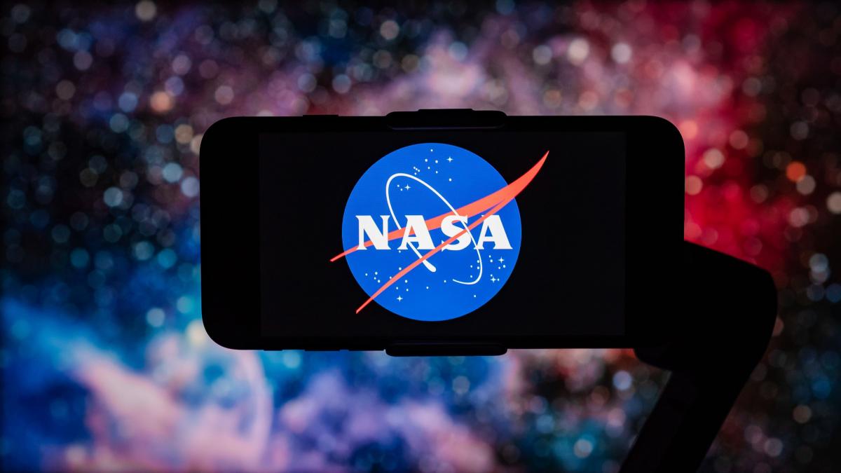 NASA înfruntă o provocare cosmică: Salvarea telescopului Swift înainte de căderea pe Pământ
