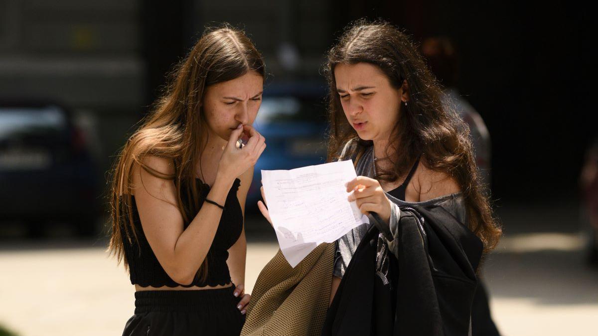 Subiectele de Română la BAC 2026: Analiză Detaliată a Opțiunilor Bacoviene și Argheziene