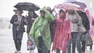 Alertă meteo: Cod PORTOCALIU pentru ploi torențiale, grindină și vânt puternic – Impactul asupra comunităților din România