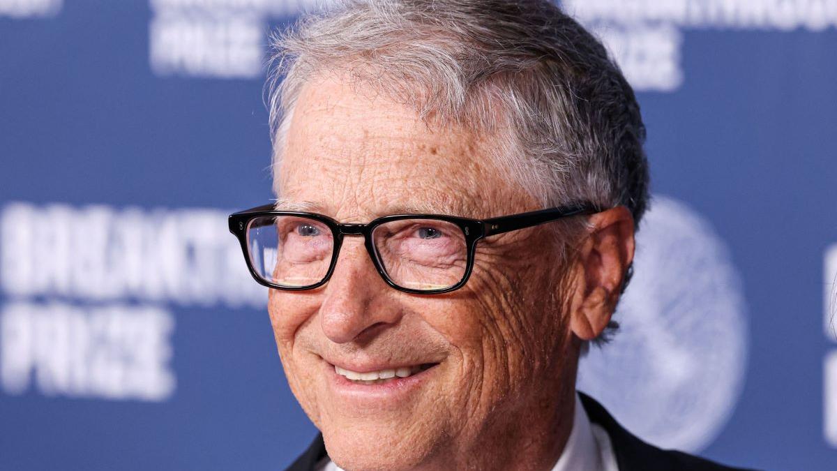 Bill Gates și scandalul Epstein: O privire detaliată asupra acuzațiilor de șantaj și implicațiile acestora