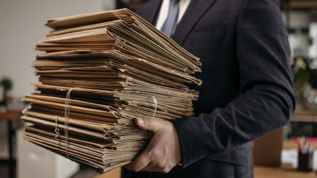 Funcționarii Publici Cer Retragerea Proiectului de Lege: O Analiză Detaliată a Implicațiilor și Reacțiilor