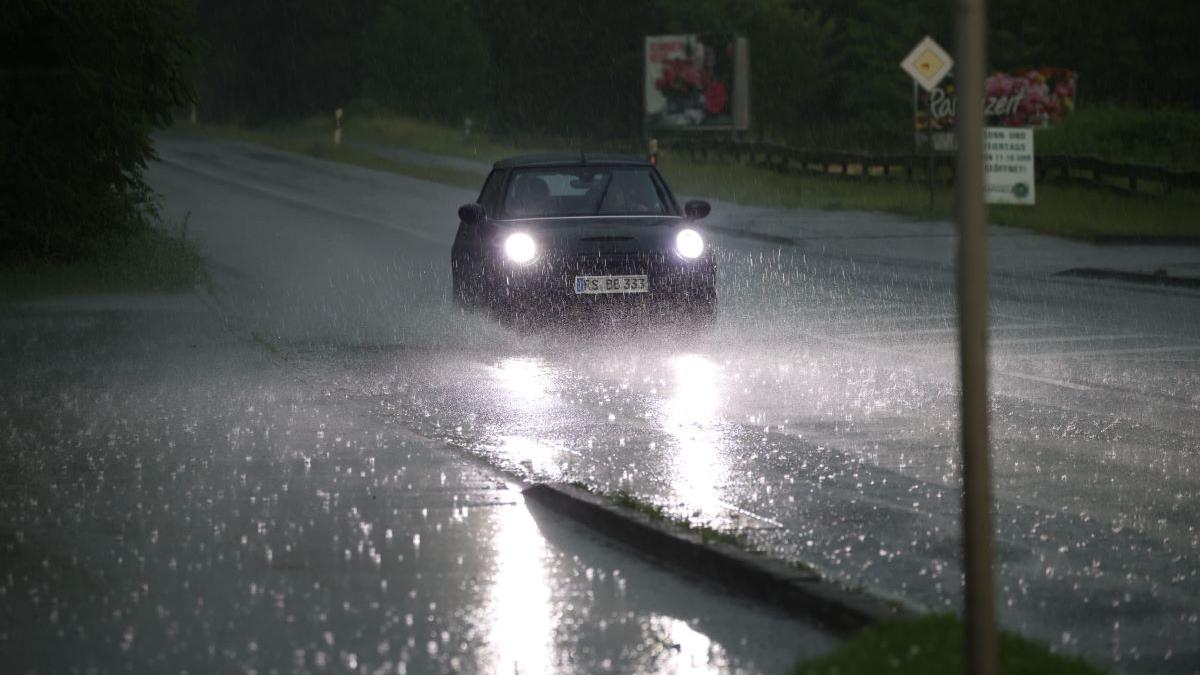 Avertizări Meteo Severe: Impactul Vremii Extreme asupra Comunităților din România