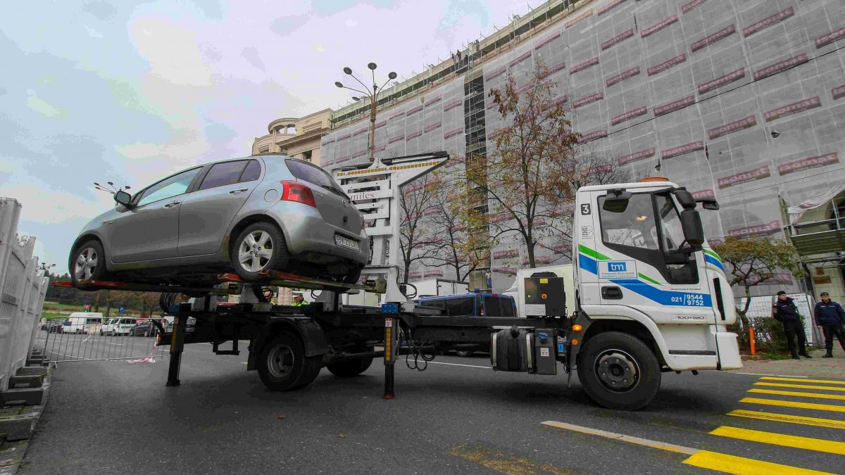 Controversele Ridicării Ilegale a Mașinilor în București: O Privire Detaliată asupra Scenelor din Capitală