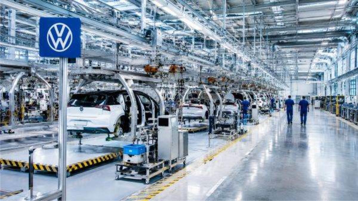 Volkswagen și Atragerea Capitalului Chinez: O Privire Asupra Posibilei Schimbări de Paradigmă în Industria Auto