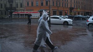 Alertă METEO: Ploi Torențiale și Vijelii – Impactul Asupra Comunităților și Măsurile de Prevenție