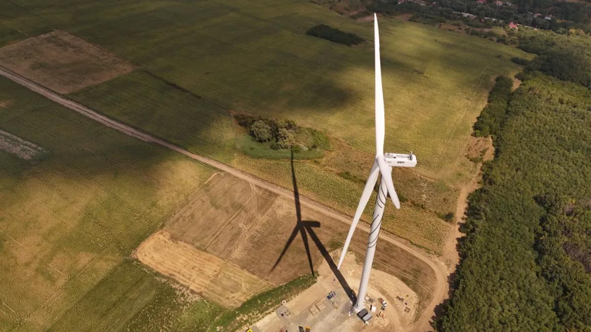 Transformarea Energetică a României: Implicațiile Construirii Celui Mai Mare Parc Eolian din Moldova