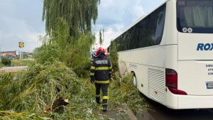 Furtunile din România: Impactul devastator al vremii extremale asupra comunităților și economiei