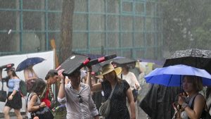 Vreme extremă în weekend: Furtuni și rafale de vânt în România – Ce trebuie să știm
