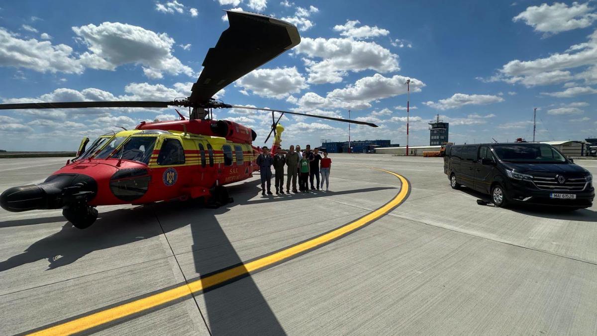 Misiune crucială: Elicopterul Black Hawk care transportă speranță pentru pacienți