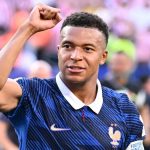 Controverse și Tensiuni la Cupa Mondială: Refuzul lui Mbappé de a da mâna cu Portarul Paraguayului