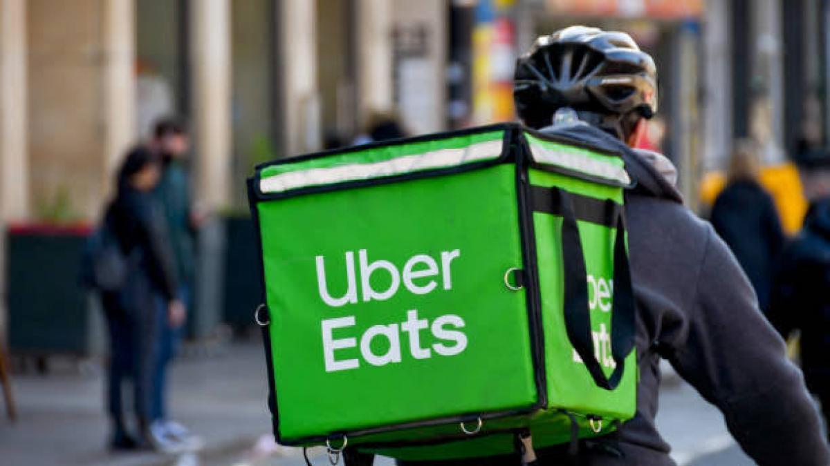 Impactul amânării extinderii Uber în piața de livrare din România: O analiză detaliată