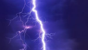 România, pe primul loc în Europa la mortalitatea cauzată de descărcările electrice: O analiză detaliată a fenomenului