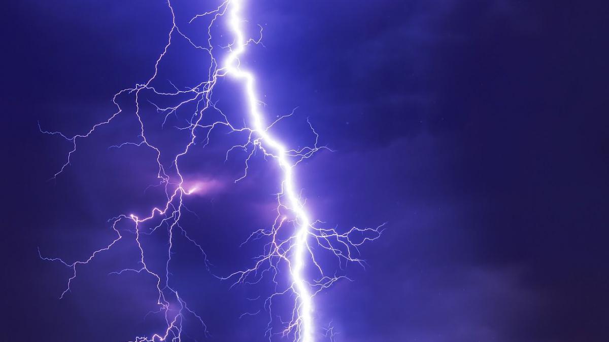 România, pe primul loc în Europa la mortalitatea cauzată de descărcările electrice: O analiză detaliată a fenomenului