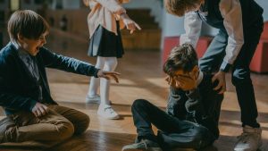 O nouă lege împotriva bullying-ului în școli: Amenzi pentru indiferență