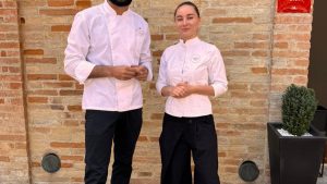 Marina Luca, Câștigătoarea Chefi la Cuțite, Își Începe Călătoria Culinară la Restaurantul Retroscena: O Privire Asupra Impactului și Provocărilor din Industria Gastronomică