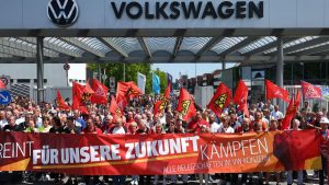 Criza de la Volkswagen: Analiza posibilelor concedieri masive și impactul asupra industriei auto