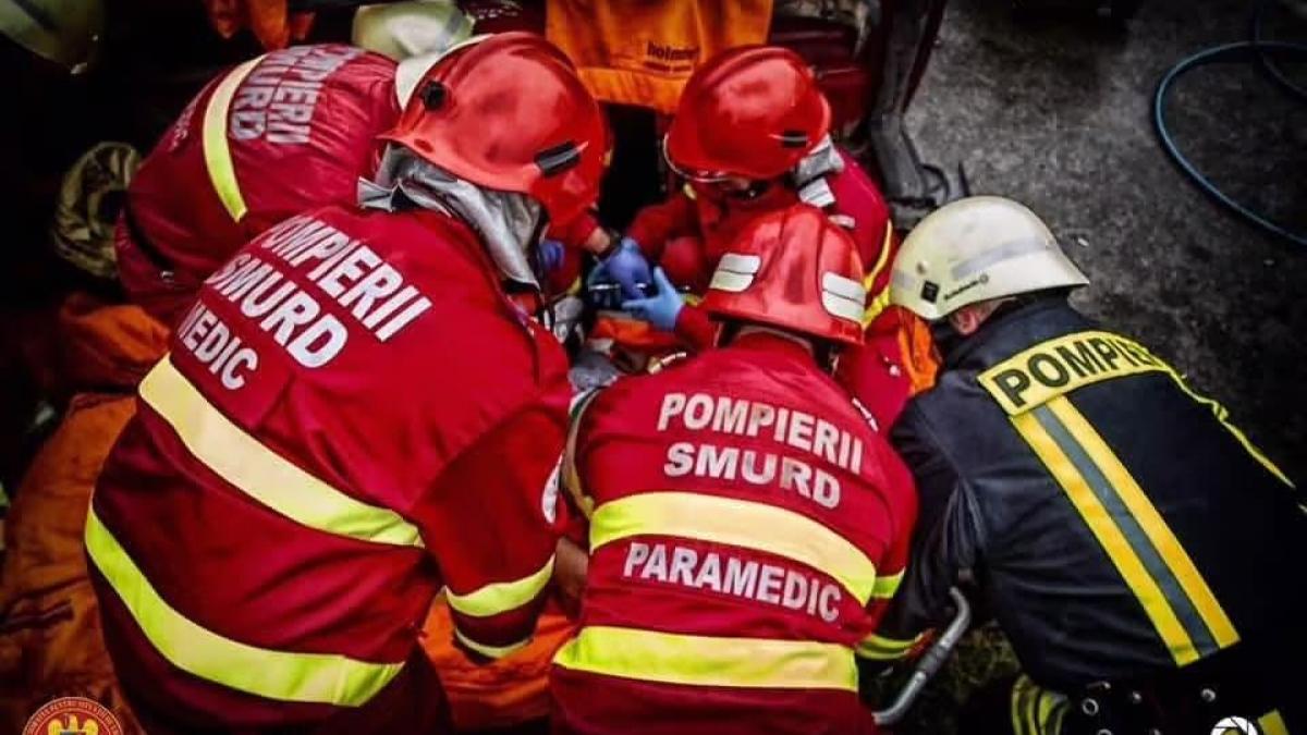 Tragedie pe drumurile din Vrancea: Accidentul unui microbuz cu 11 pasageri și activarea Planului Roșu