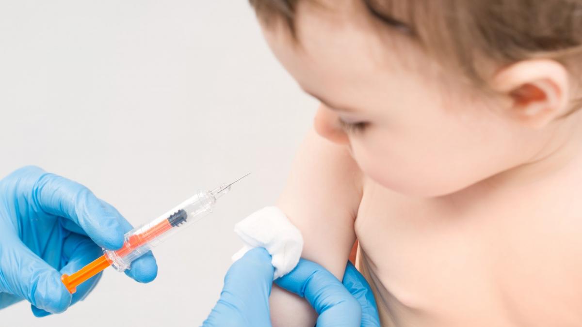 Criza vaccinurilor: Impactul lipsei unui vaccin esențial pentru copii în sistemul medical românesc