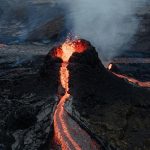 Aurul ascuns în adâncuri: O descoperire spectaculoasă în craterul vulcanic submarin și implicațiile sale