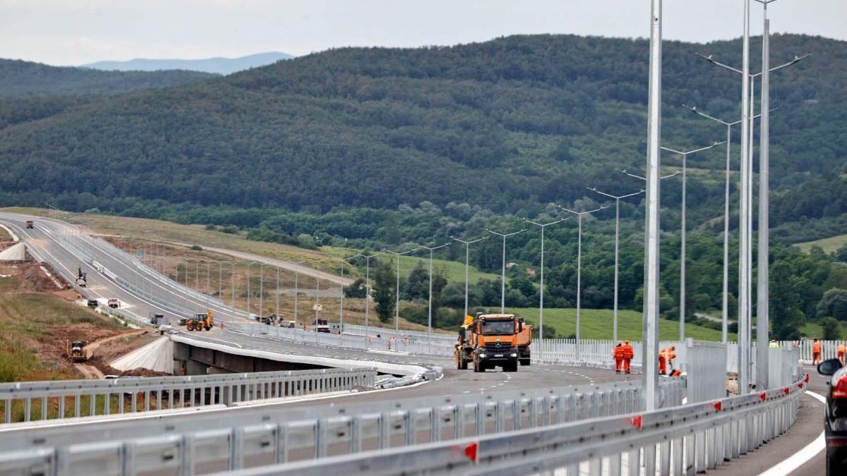 Ilie Bolojan și promisiunea Autostrăzii Transilvania: O analiză detaliată a viitorului infrastructurii românești