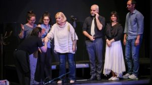Explorând Universul Teatrului: „Mai e vreun candidat?” – O Piesă Selectată în Programul FNT#36