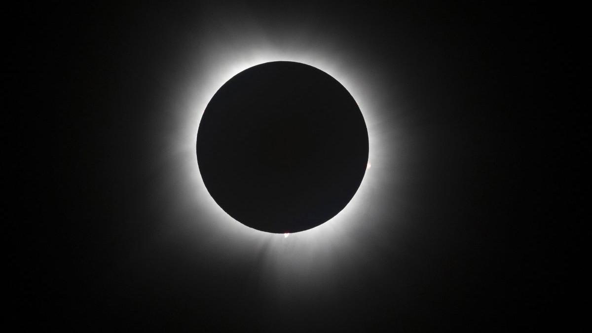 Eclipsa totală de Soare din 12 august 2026: Tot ce trebuie să știi despre fenomenul astronomic și impactul său în România