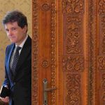 Un guvern numit dorință: Analiza impactului diverselor evenimente sociale și culturale asupra societății românești