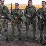 Armata britanică schimbă regulile: Femeile antrenate pentru a valorifica avantajul estrogenului
