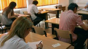 Provocările și Implicațiile Examenului pentru Profesorii din România: O Analiză Detaliată