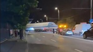 Incidentul Avionului pe Strada din Cluj-Napoca: O Analiză Detaliată a Evenimentelor și Implicațiilor