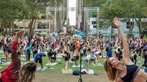 Impactul Yoga asupra Sănătății: Între Mit și Realitate