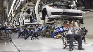 Criza din Industria Auto: Provocări și Oportunități pentru Viitor