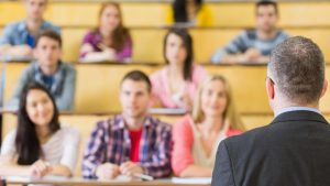 Concurența Acerbă în Educație: Fenomenul Locurilor Limitate în Universitățile din România