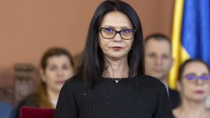 Revenirea Judecătoarei Ionela Tudor: O Analiză a Impactului Deciziilor Sale în Justiția Română