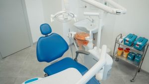 Consultațiile stomatologice ilegale din Cluj: Implicații și perspective asupra sănătății publice