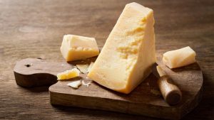 Fenomene climatice și impactul asupra parmezanului: Cum canicula transformă un aliment de bază într-un produs de lux