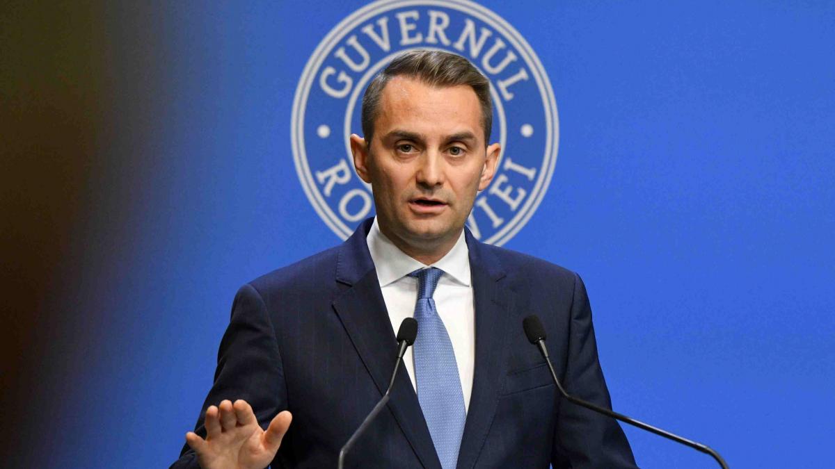 Sinecurile din administrația românească: Analiza paradoxului angajărilor multiple și a luptei lui Bolojan