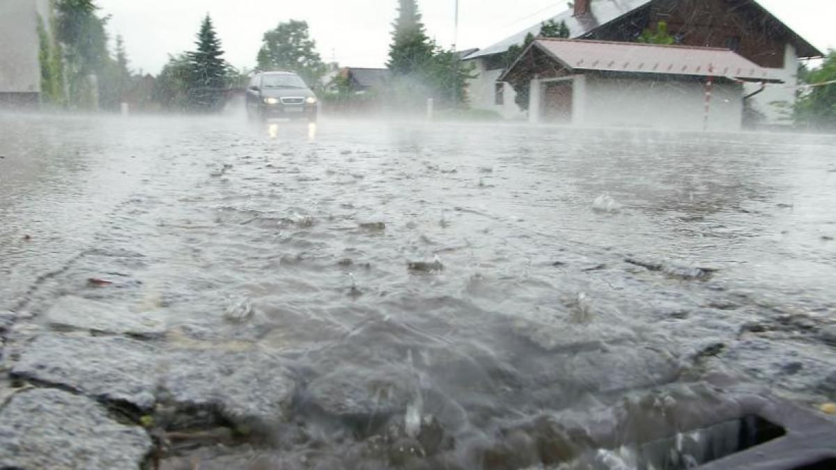 Inundațiile de pe DN1: Impactul asupra traficului și măsuri de prevenire a dezastrelor naturale