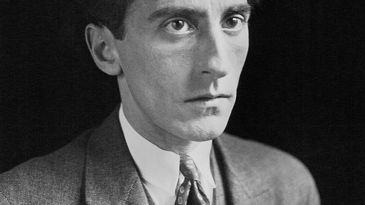 Jean Cocteau: O Viață în Cursa cu Frumusețea și Arta