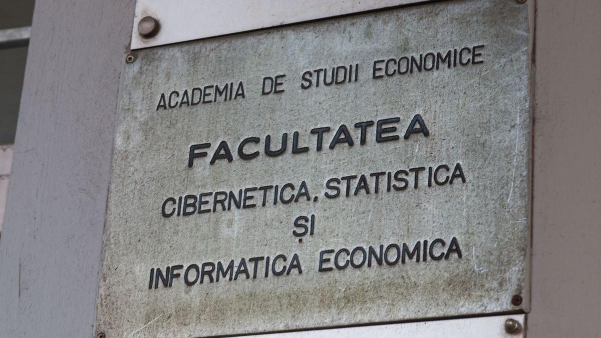 Concurență acerbă la admiterea în facultăți: Mii de tineri se luptă pentru locuri bugetate limitate