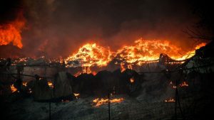 Românii în Grecia: Risc Extrem de Incendii și Implicațiile Vacanțelor de Vară
